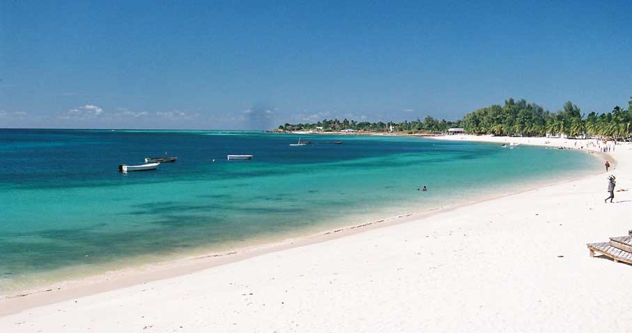 (A place in the sun - Northern Mozambique) (source: tedchang)
